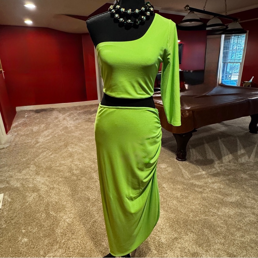 VENUS 2 Piece Green Summer one shoulder outfit w/asymmetrical skirt XLG